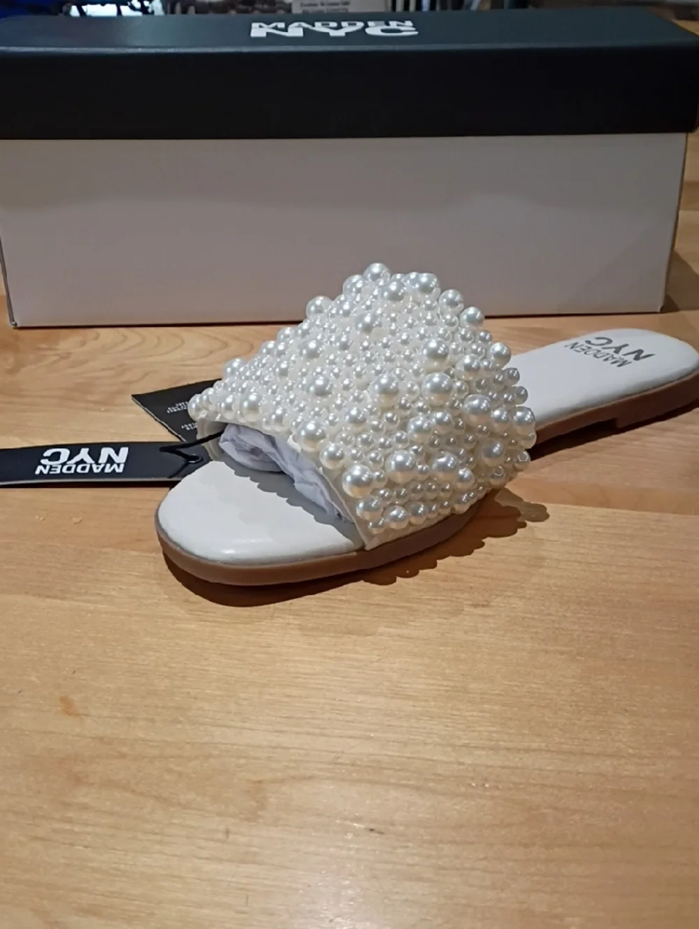 Madden NYC Women's Pearl Slip On Flat Sandal Size 9 NWT